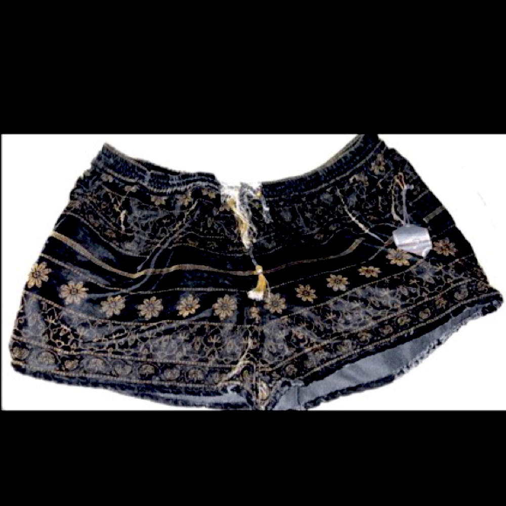F21 Los Angeles Black and Gold Shorts